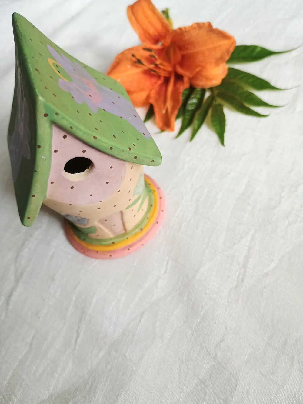 🌷 COTTAGE CORE 🌷 VTG Whimsical, Hand-Painted, Miniature, Ceramic Birdhouse
